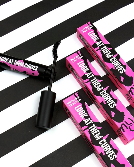 Mascara Look at Them Curves